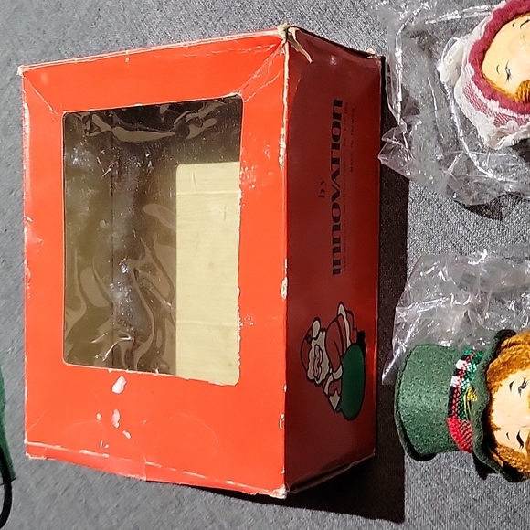 Christmas TREES decoration by innovation made taiwan singer figure canada Noël - Picture 4 of 13